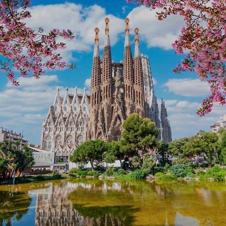 Room Con Bano Privado Sagrada Familia Barcelona Exterior foto