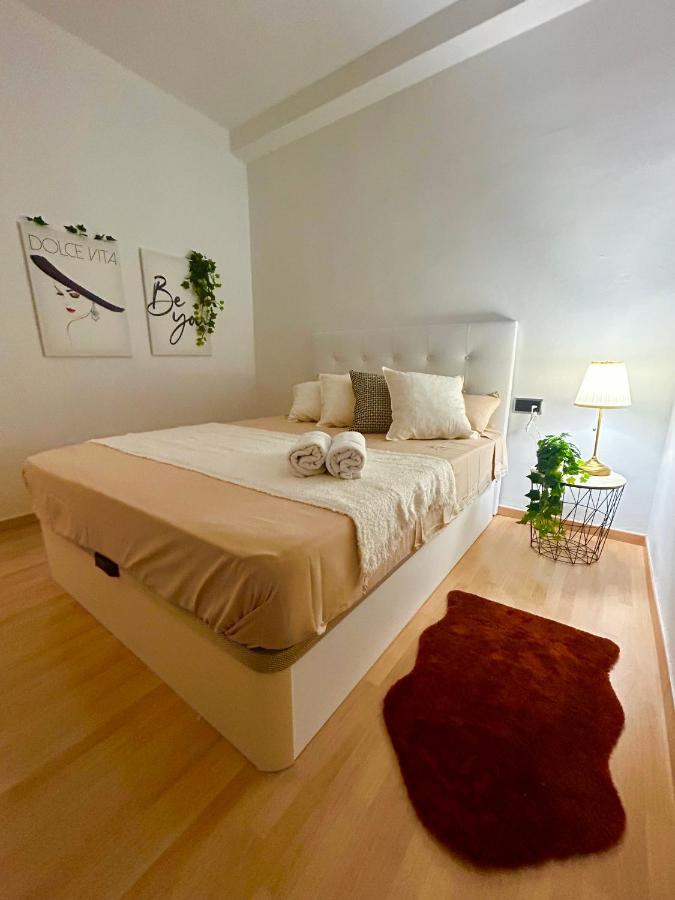 Room Con Bano Privado Sagrada Familia Barcelona Exterior foto